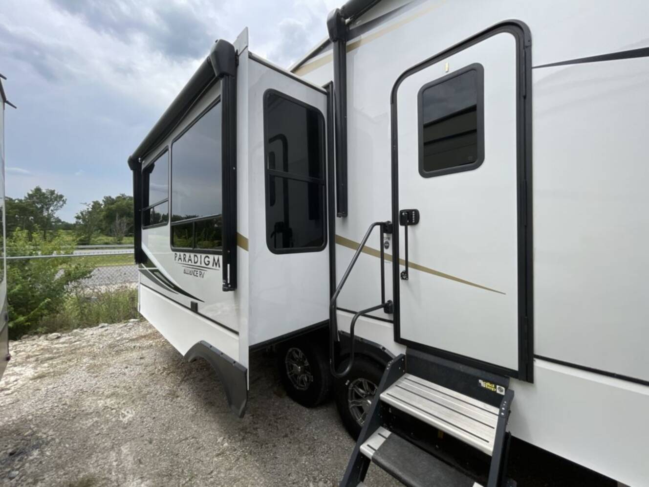 A photo of this 2021 Alliance Paradigm 370FB