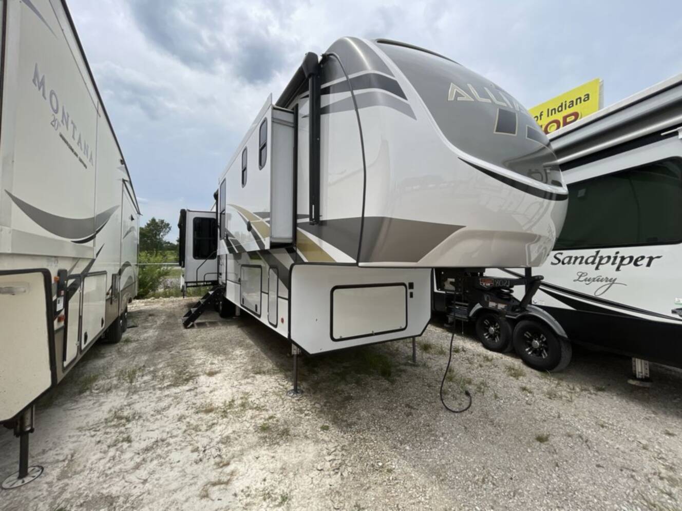 A photo of this 2021 Alliance Paradigm 370FB