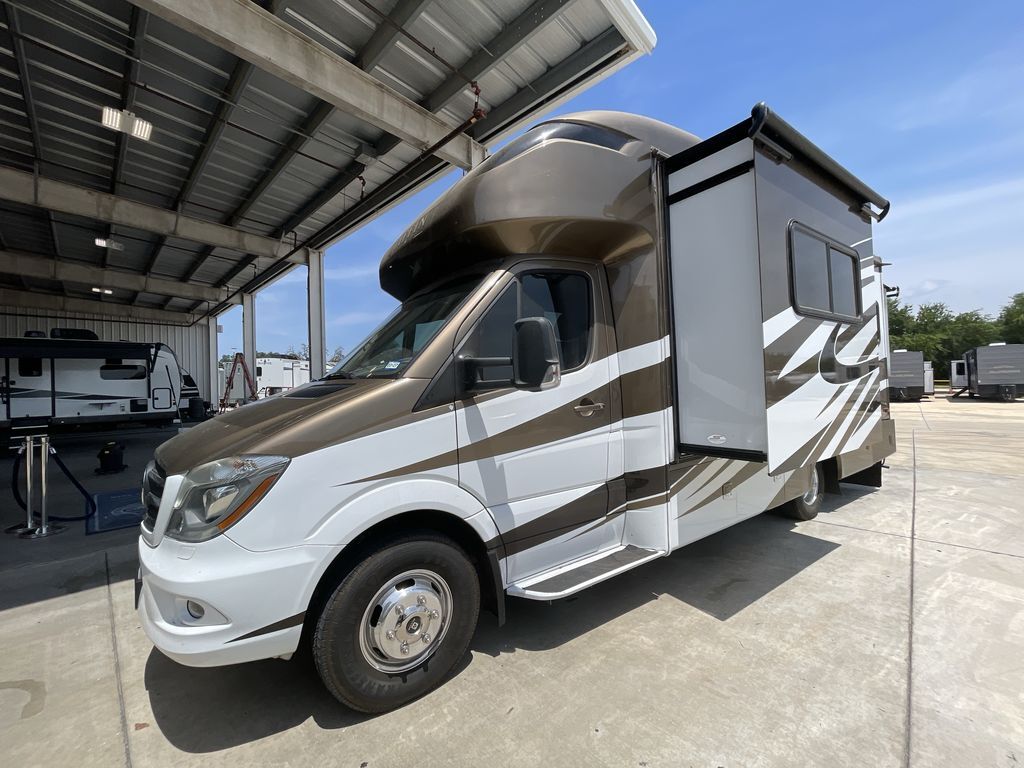2017 Tiffin Motorhomes Wayfarer 24QW in boerne TX