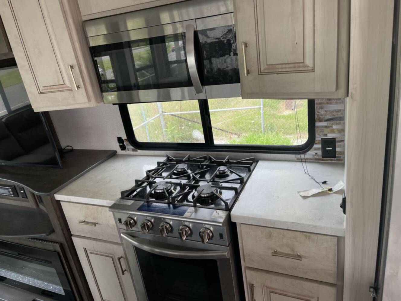 A photo of this 2021 Alliance Paradigm 370FB