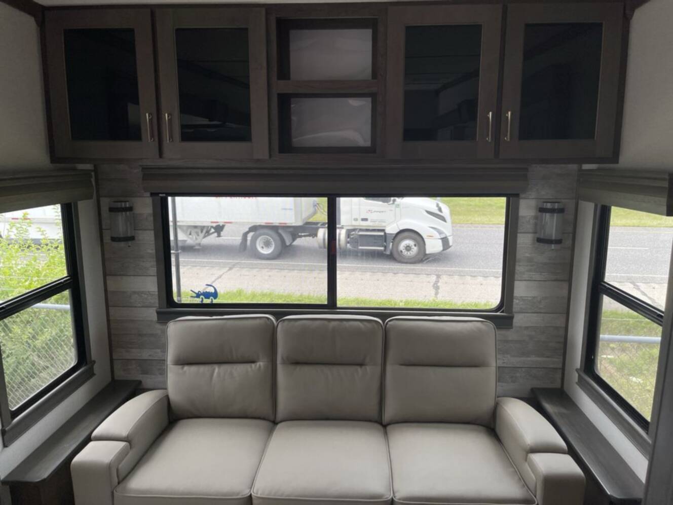 A photo of this 2021 Alliance Paradigm 370FB