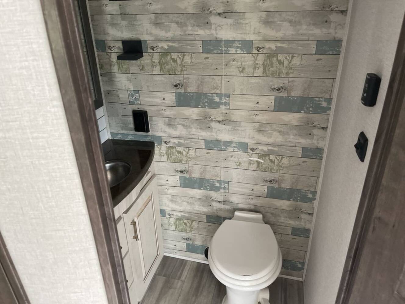 A photo of this 2021 Alliance Paradigm 370FB