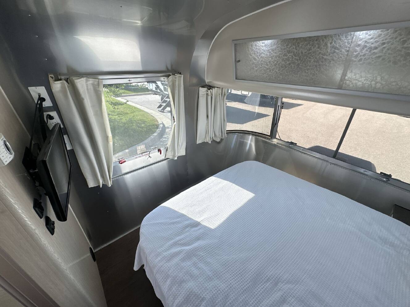 A photo of this 2017 Airstream International Serenity 25FB