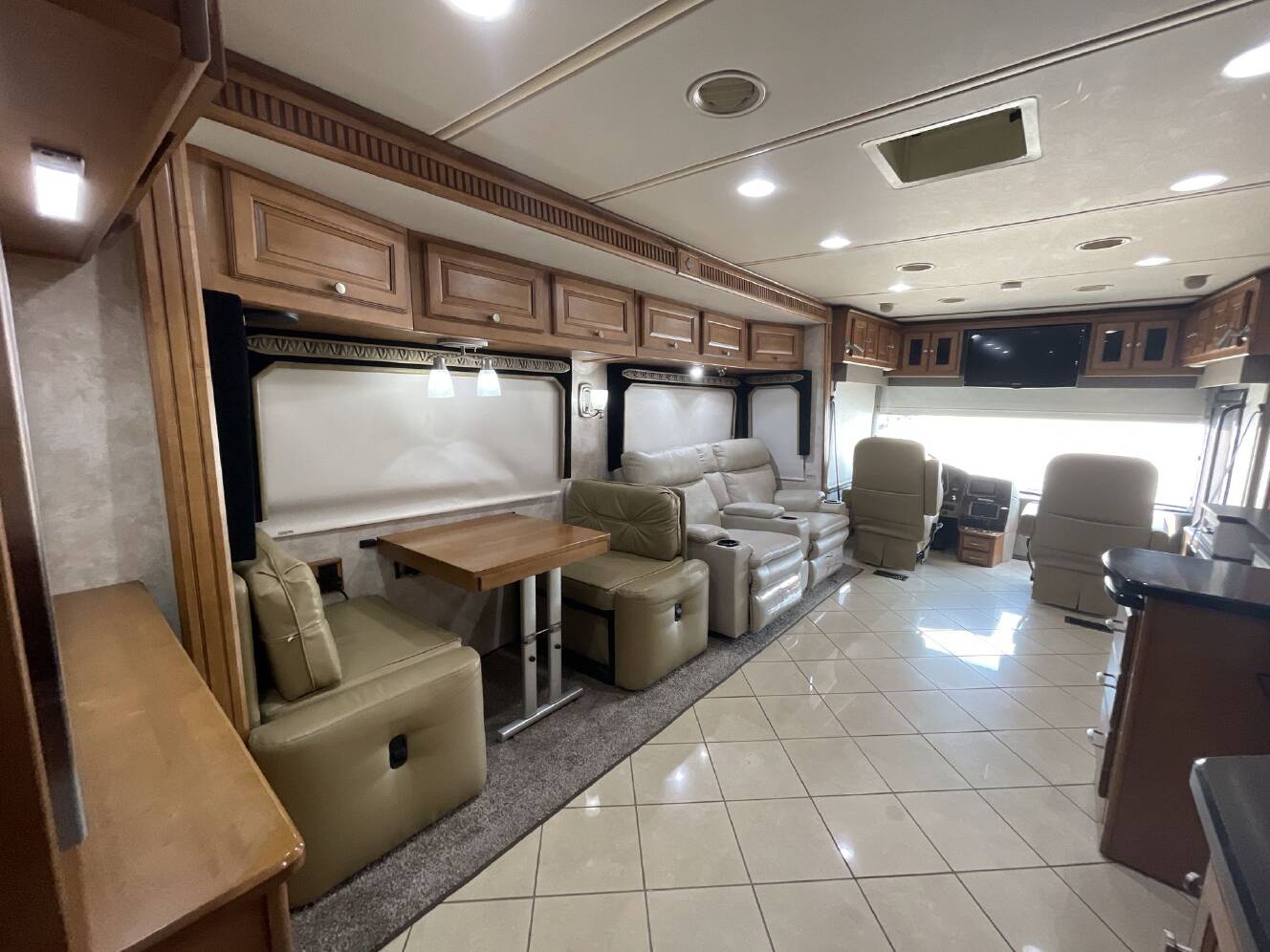 A photo of this 2012 Itasca MERIDIAN 36M