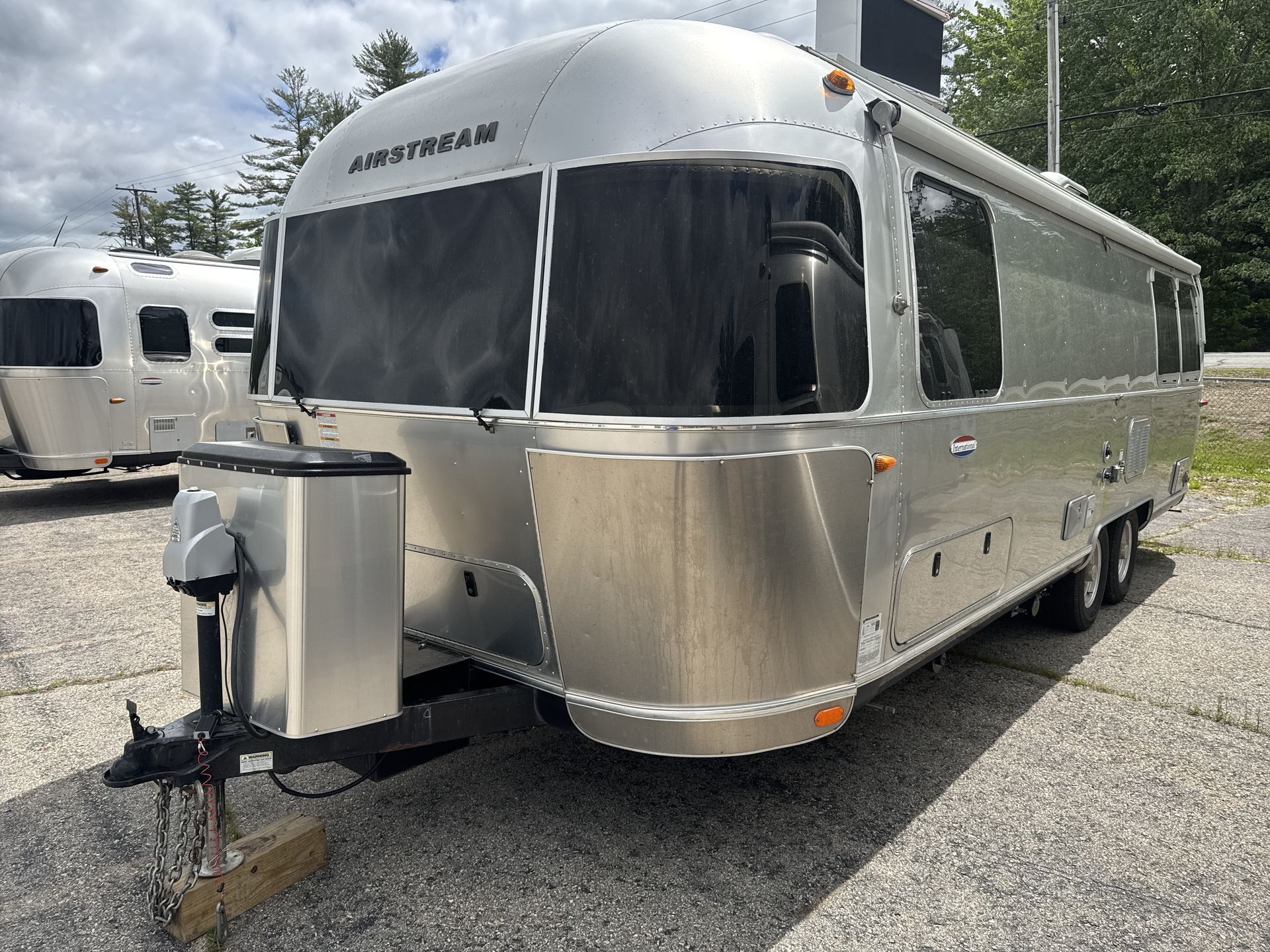 2018 Airstream International Serenity 27FB in lebanon ME
