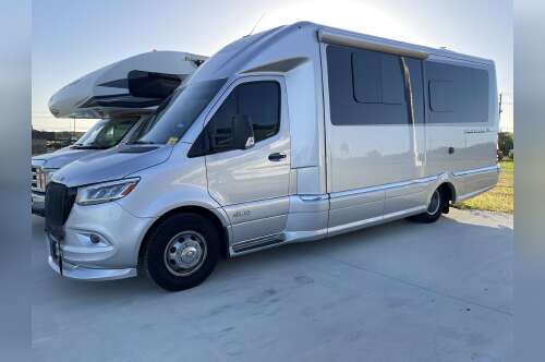 2026 Airstream Atlas MS Tommy Bahama in buda TX