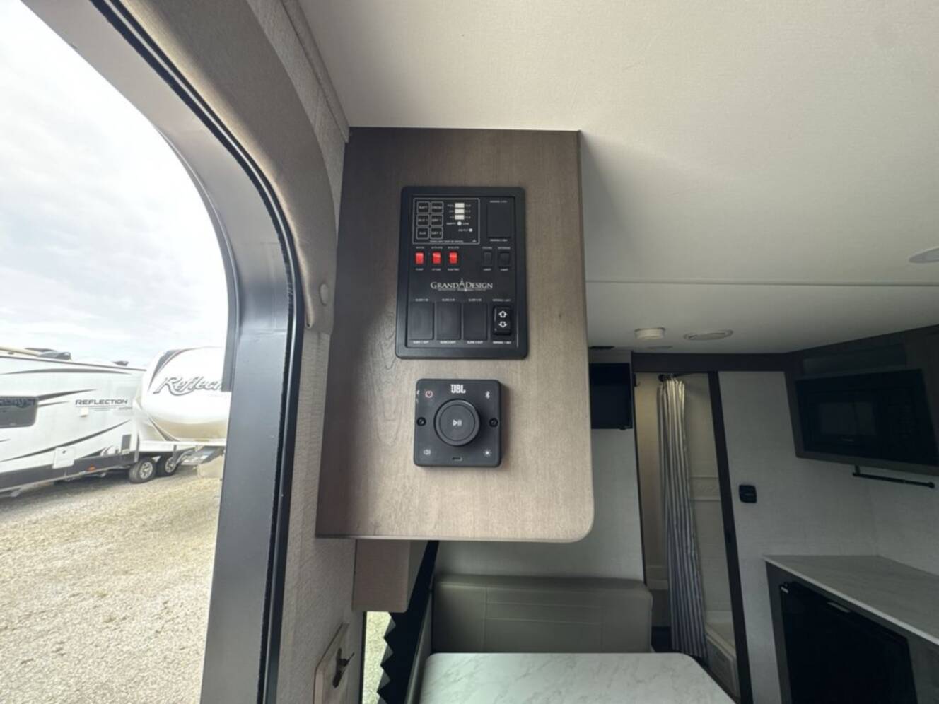 A photo of this 2025 Grand Design Transcend One 151RB