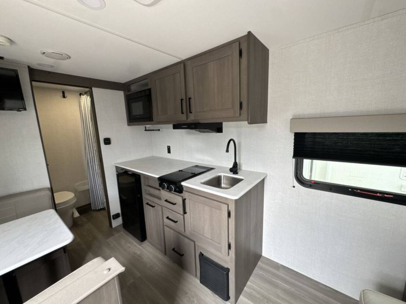 A photo of this 2025 Grand Design Transcend One 151RB