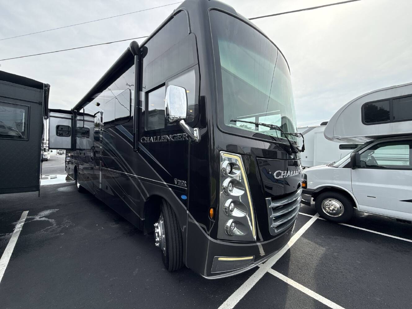 A photo of this 2023 Thor Motor Coach Challenger 36FA