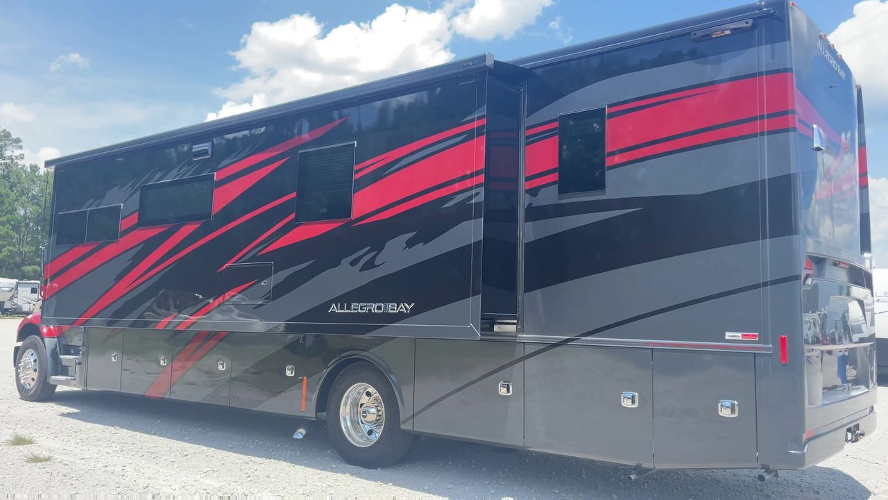 2027 Tiffin Motorhomes Allegro Bay 38BB in longs SC