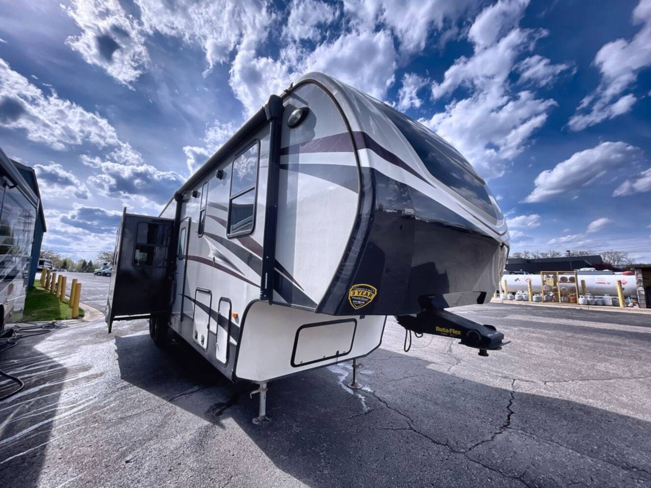 A photo of this 2018 Crossroads Cruiser 3351BH
