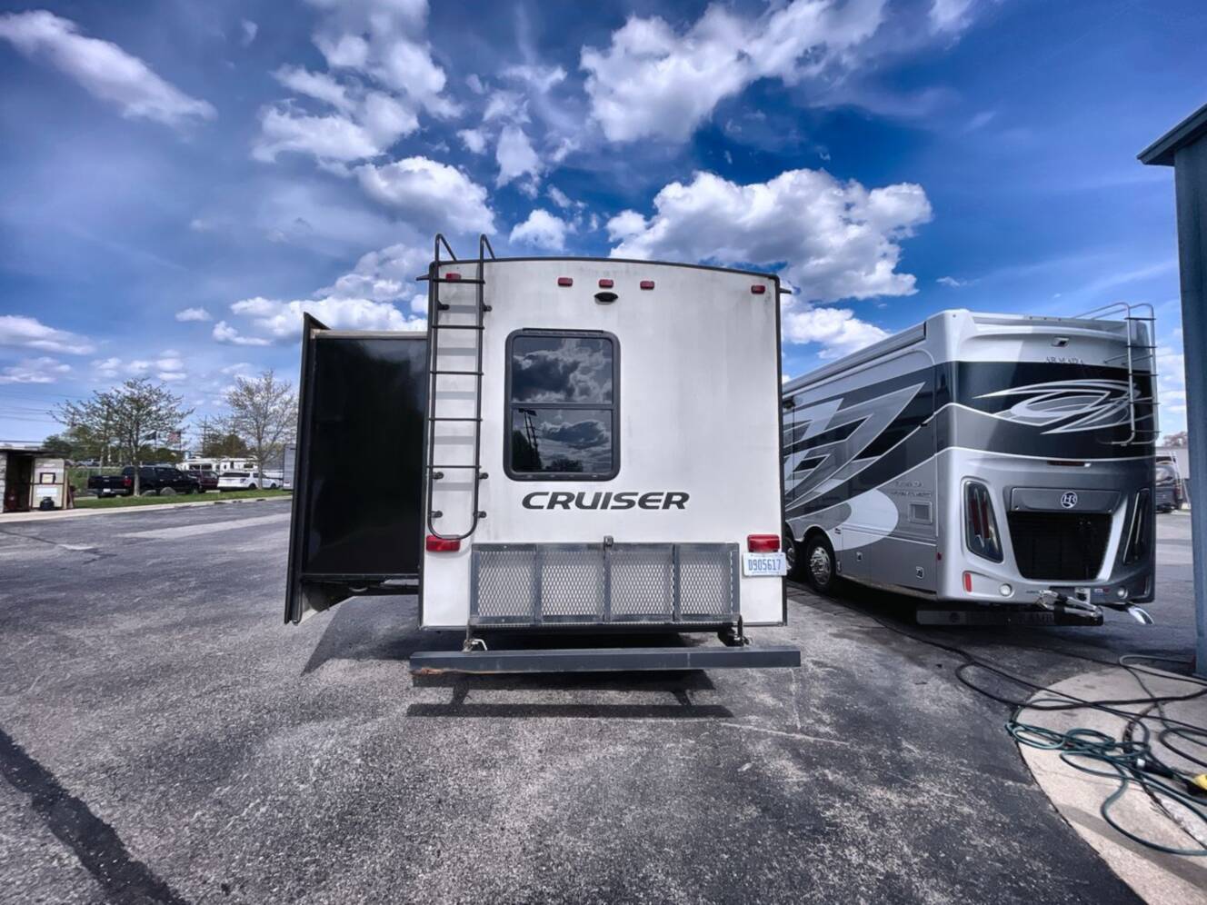 A photo of this 2018 Crossroads Cruiser 3351BH
