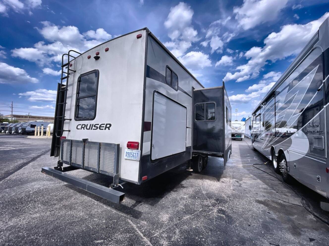 A photo of this 2018 Crossroads Cruiser 3351BH