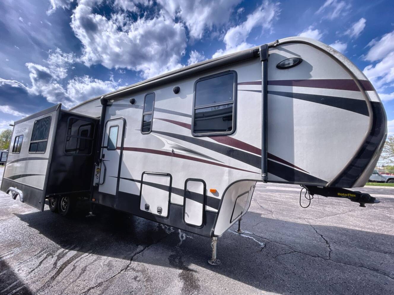A photo of this 2018 Crossroads Cruiser 3351BH