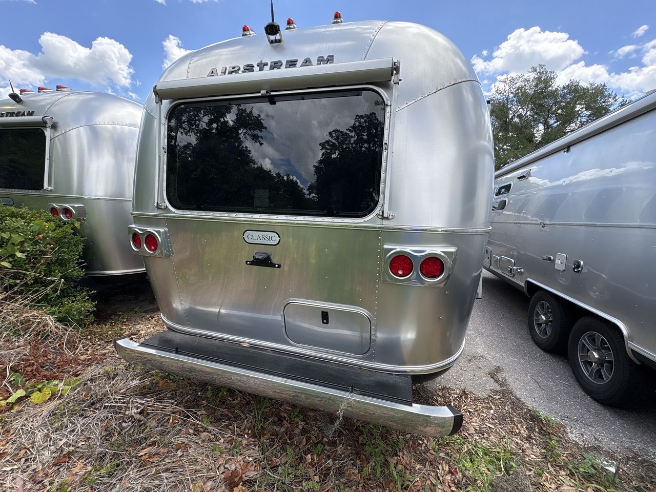 2024 Airstream Classic 33FBQ in dover FL