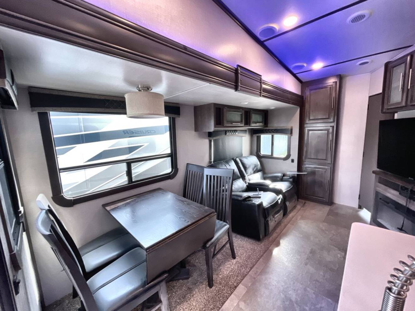 A photo of this 2018 Crossroads Cruiser 3351BH