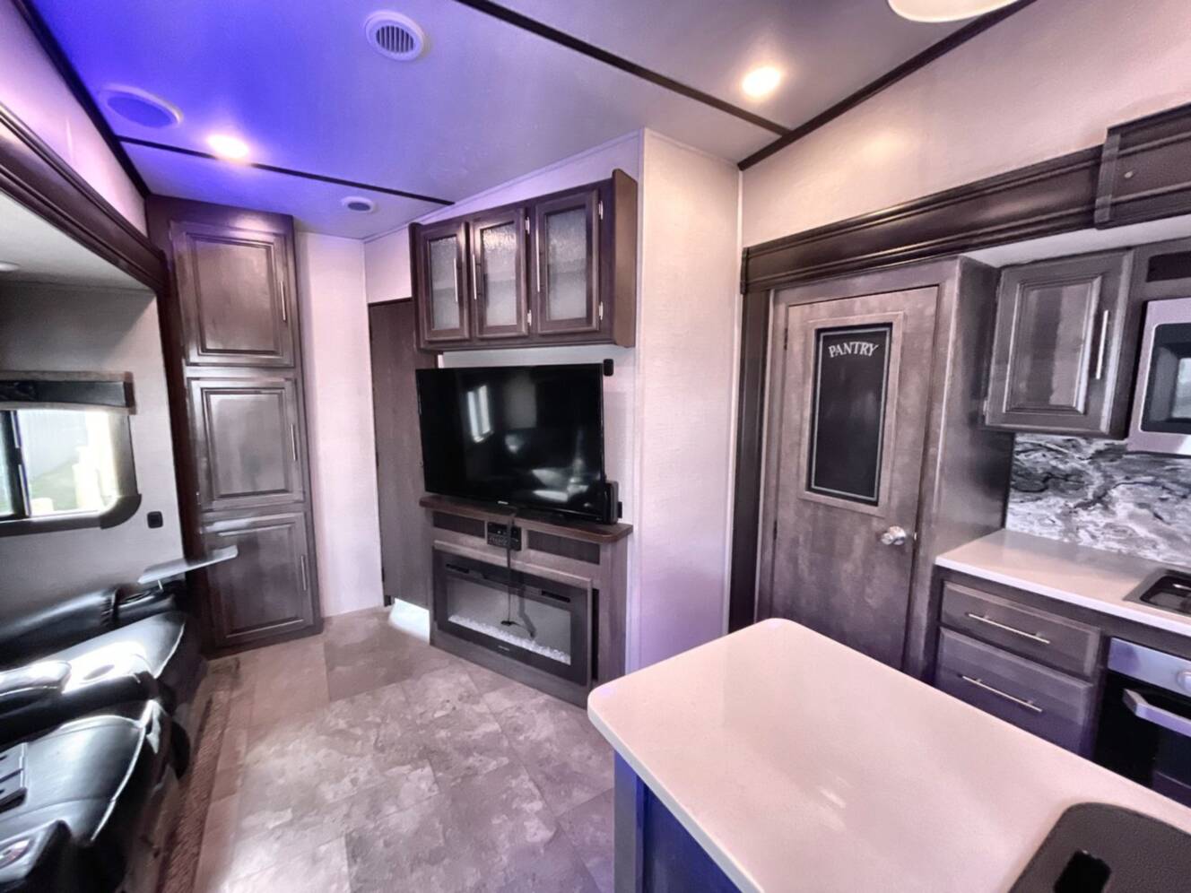 A photo of this 2018 Crossroads Cruiser 3351BH