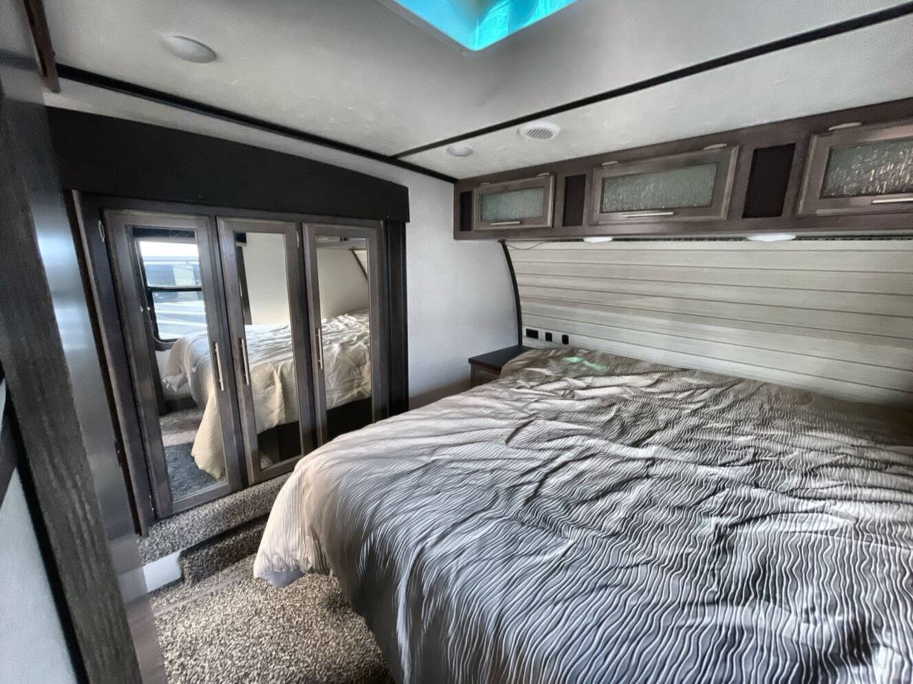 A photo of this 2018 Crossroads Cruiser 3351BH