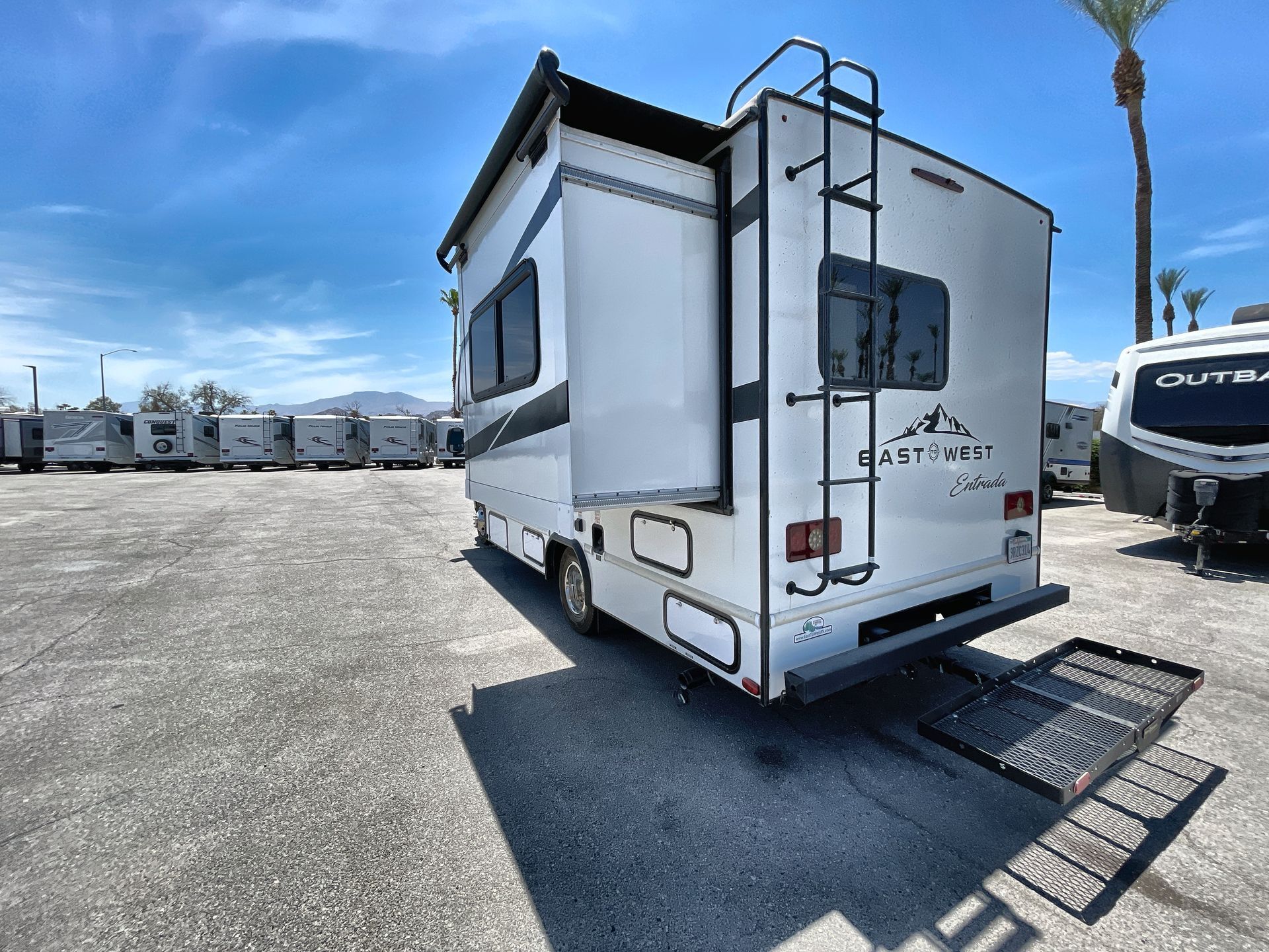 2024 East To West Entrada 2200S in palm desert CA