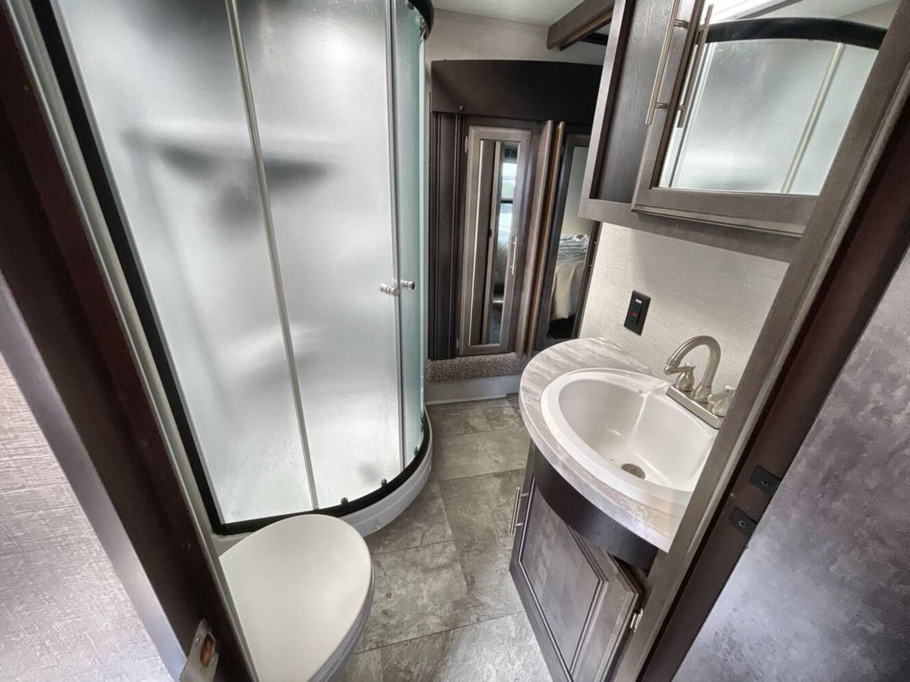 A photo of this 2018 Crossroads Cruiser 3351BH