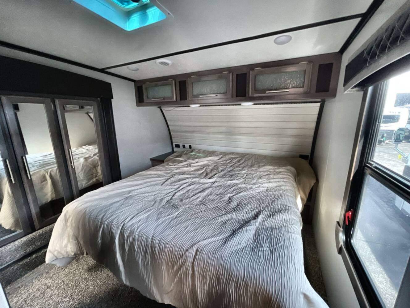 A photo of this 2018 Crossroads Cruiser 3351BH