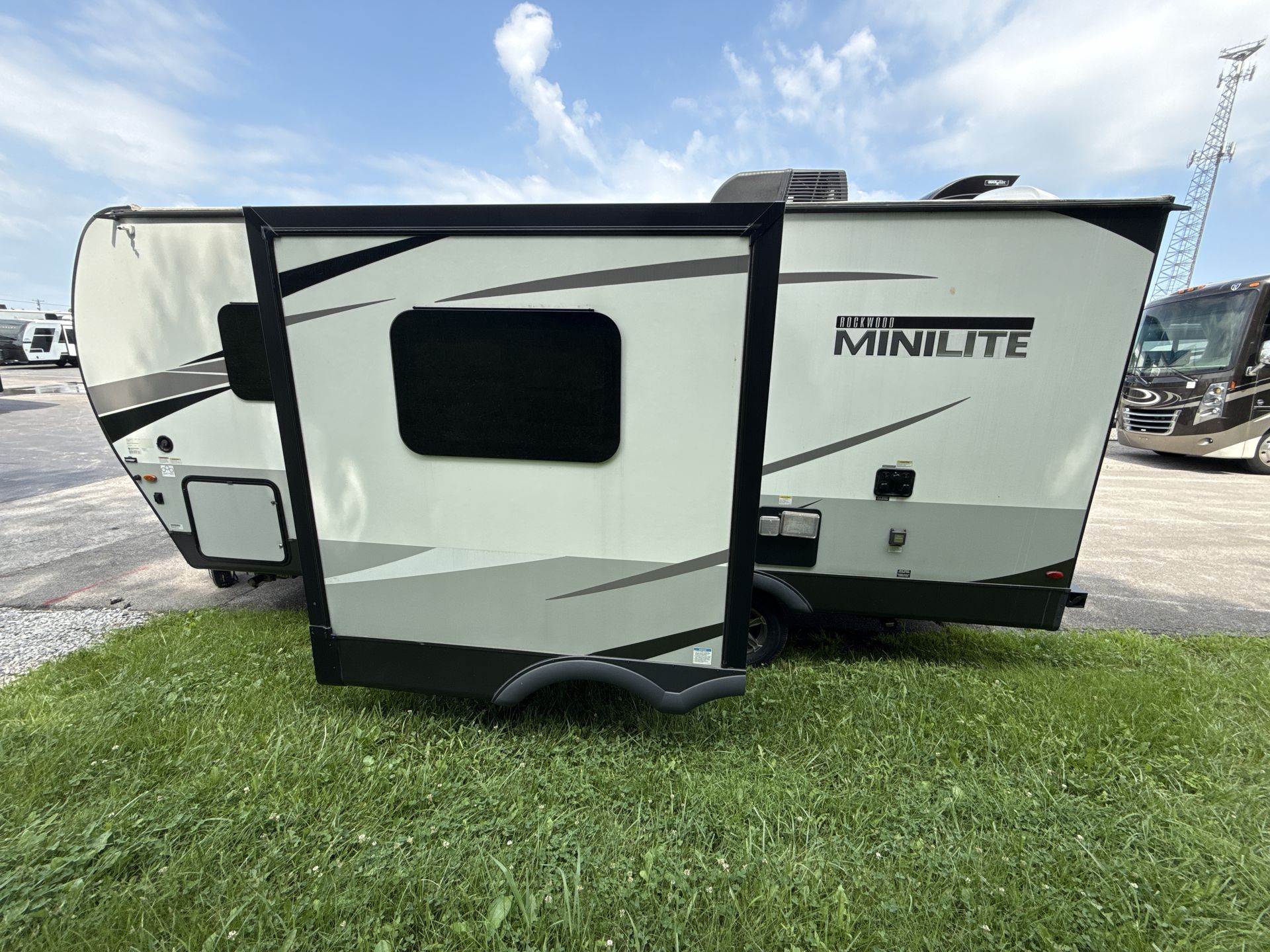 2023 Forest River Rockwood Mini Lite 2205S in georgetown KY