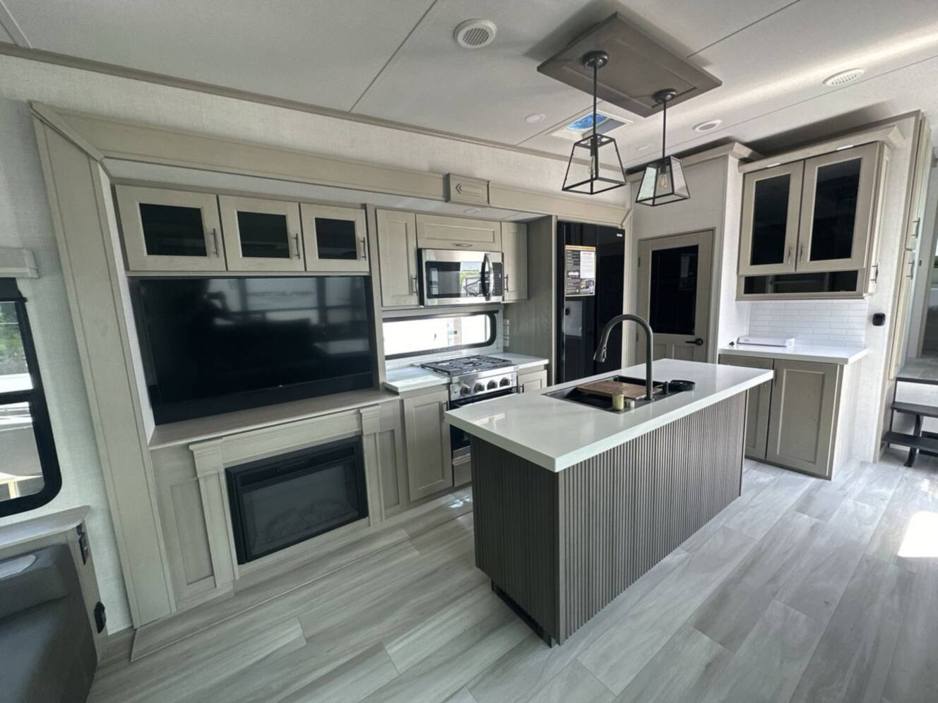 A photo of this 2024 Grand Design Influence 2903RL