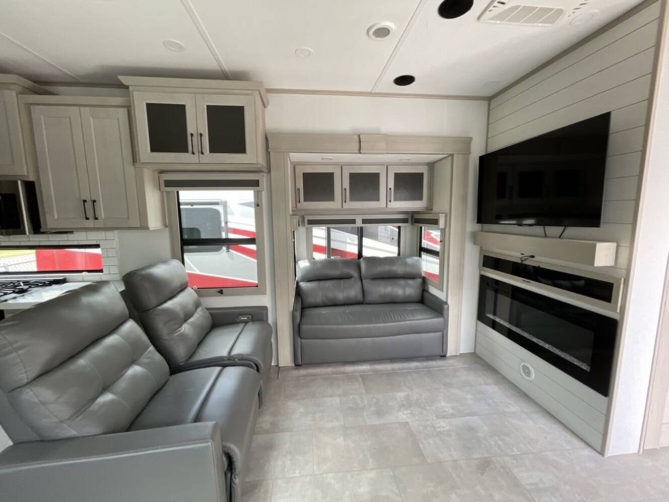 A photo of this 2025 Grand Design Solitude 417KB