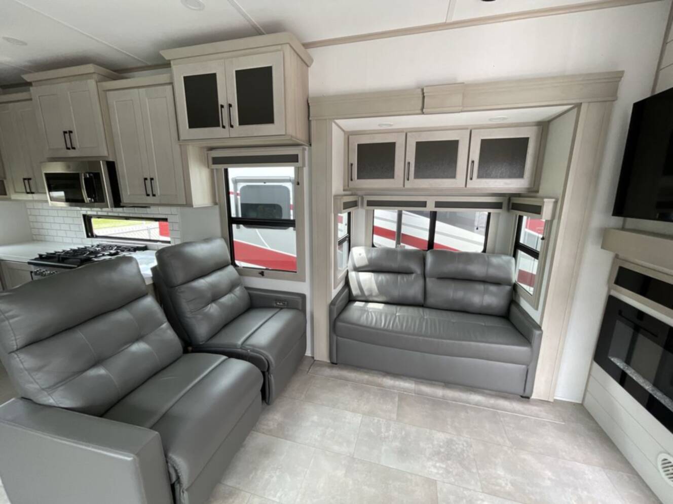 A photo of this 2025 Grand Design Solitude 417KB