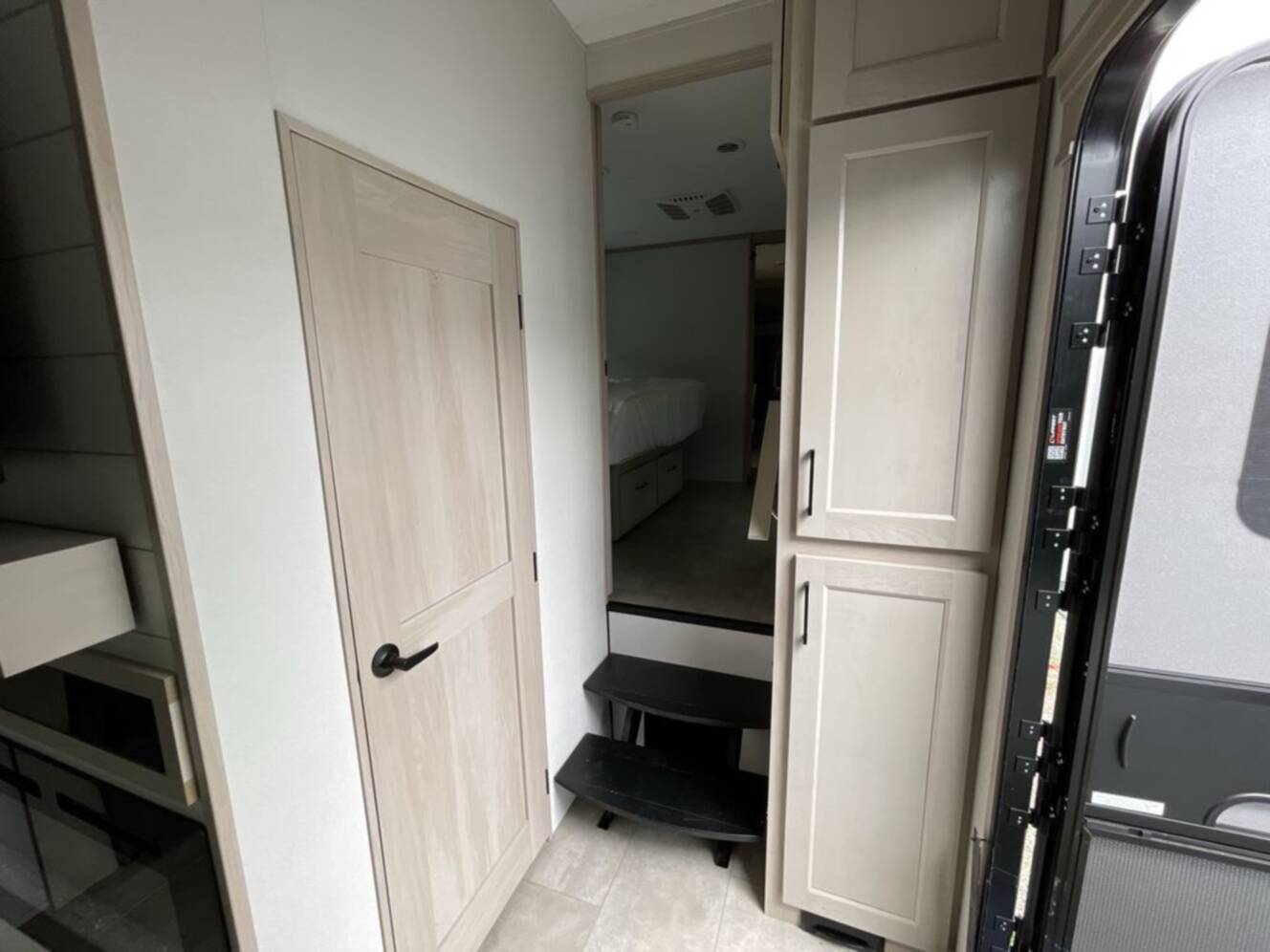 A photo of this 2025 Grand Design Solitude 417KB