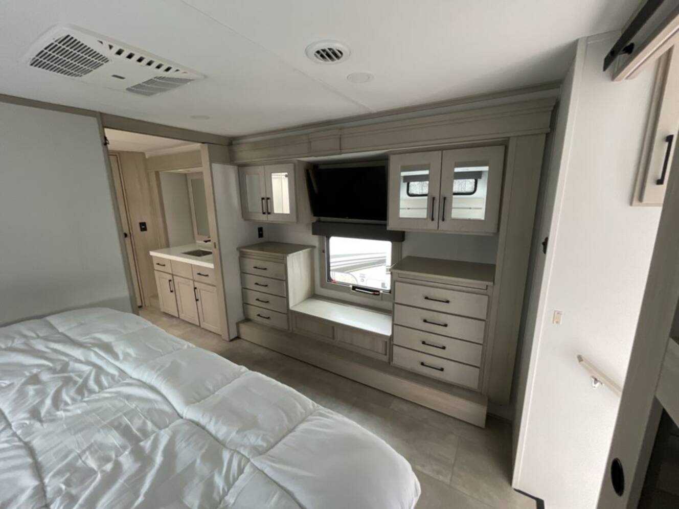 A photo of this 2025 Grand Design Solitude 417KB