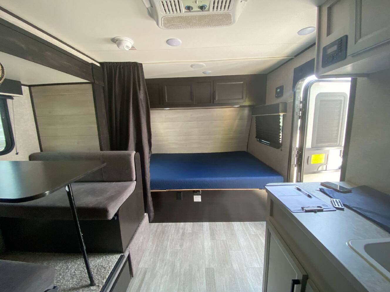 A photo of this 2022 Jayco Jay Flight SLX 184BS