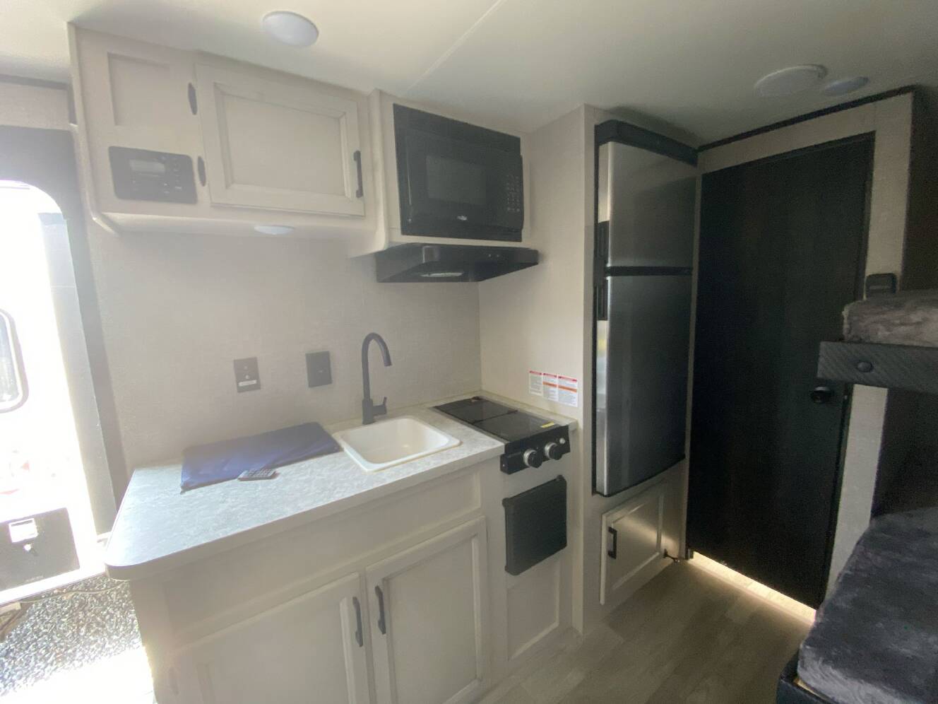 A photo of this 2022 Jayco Jay Flight SLX 184BS