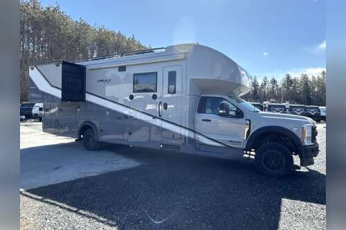 2026 Grand Design Lineage Series F 31ZW in east montpelier VT