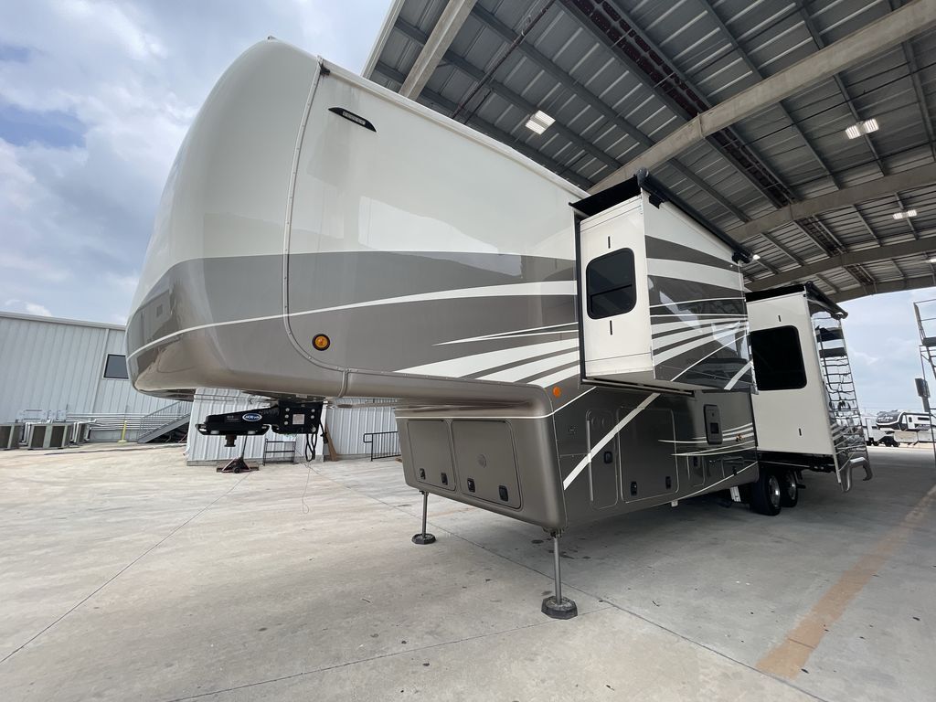2022 DRV Mobile Suites 41RKDB in boerne TX