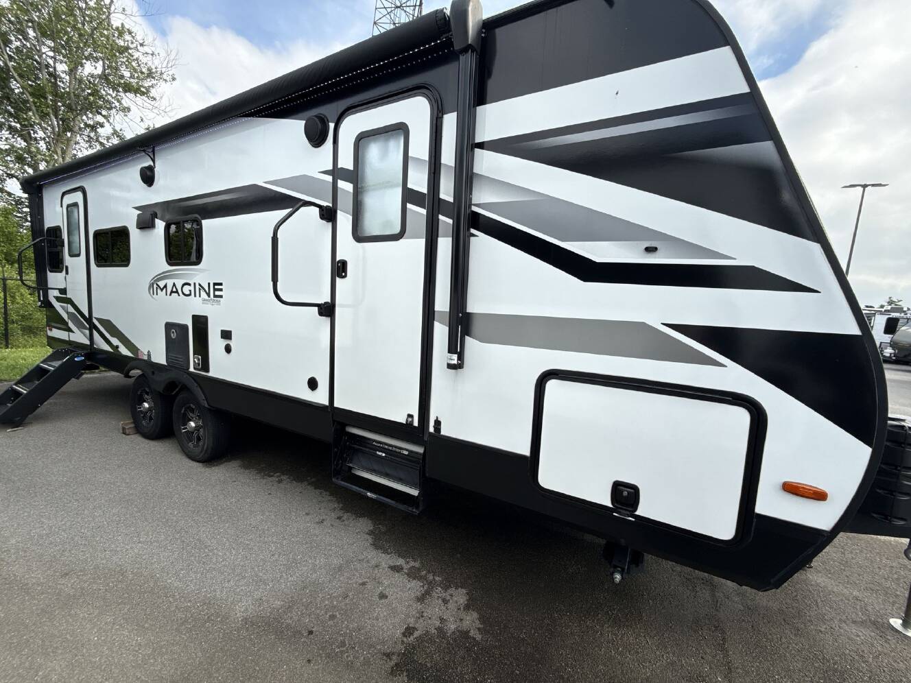 A photo of this 2023 Grand Design Imagine 2500RL