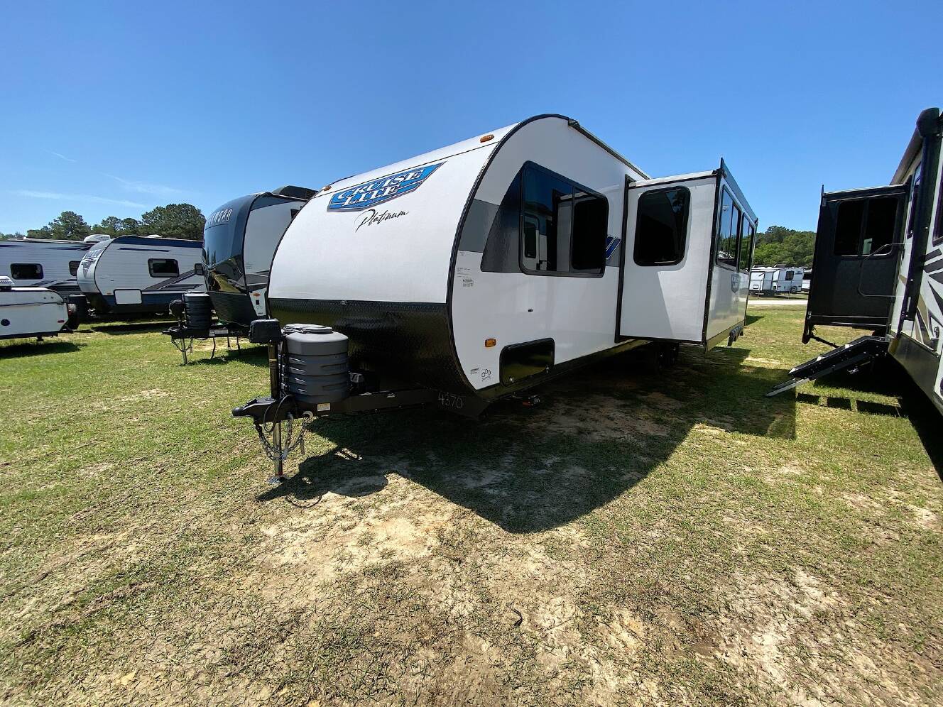A photo of this 2024 Forest River Salem Cruiser Lite Platinum 261BHXL