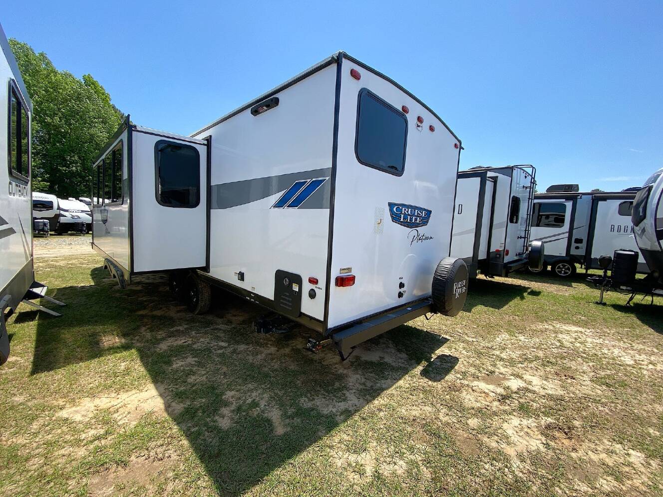 A photo of this 2024 Forest River Salem Cruiser Lite Platinum 261BHXL