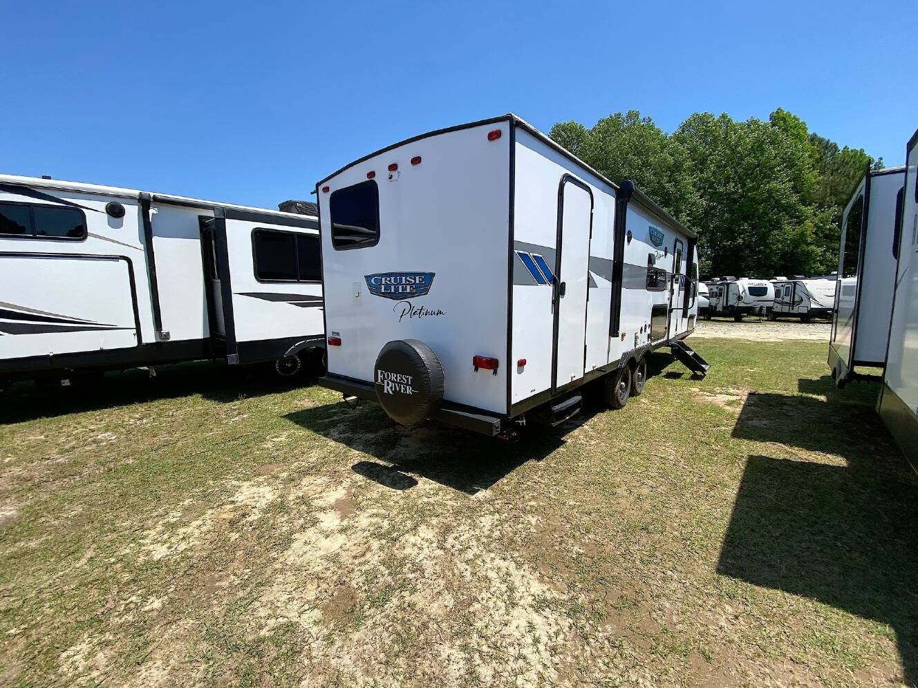 A photo of this 2024 Forest River Salem Cruiser Lite Platinum 261BHXL