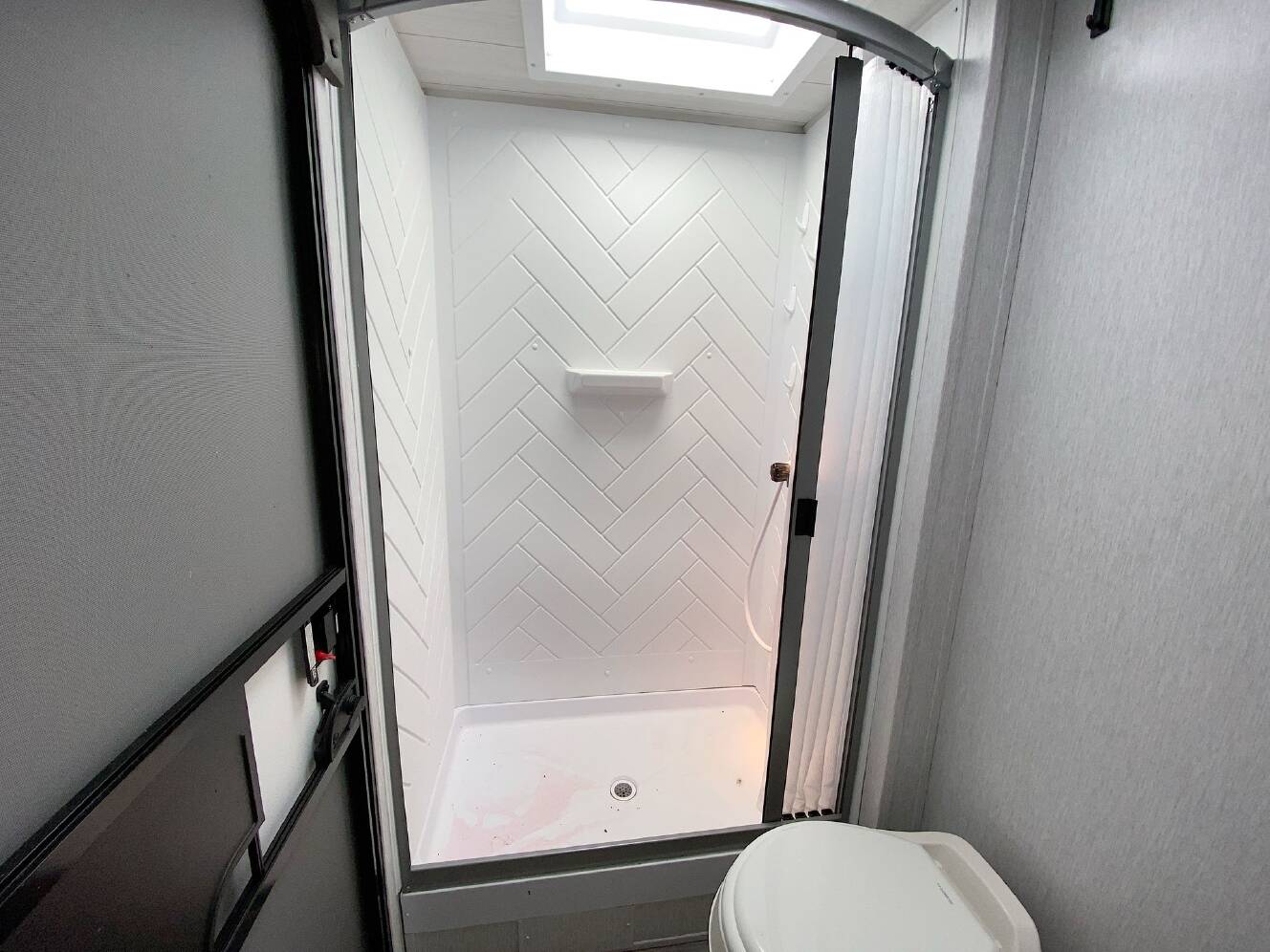 A photo of this 2024 Forest River Salem Cruiser Lite Platinum 261BHXL