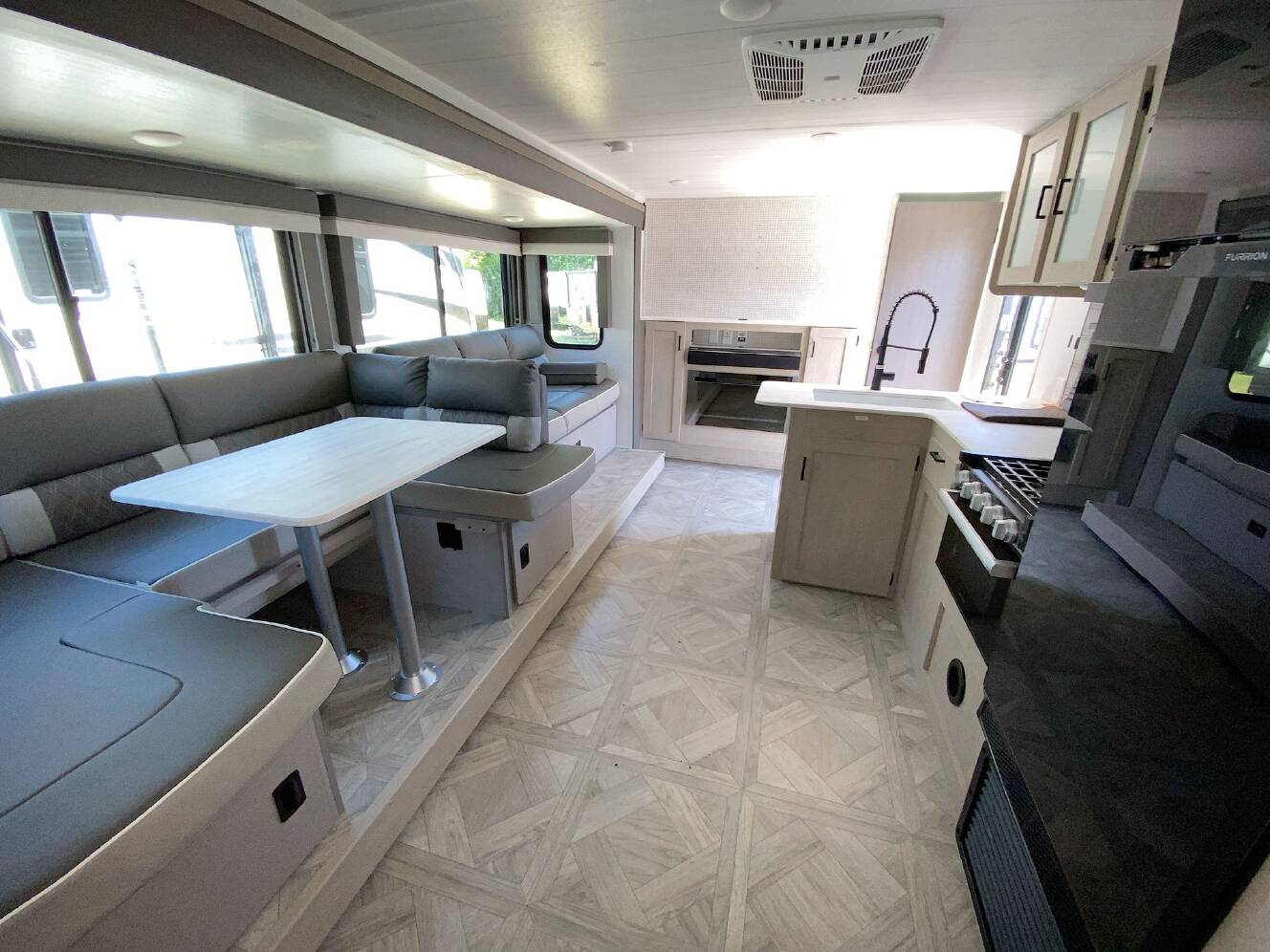 A photo of this 2024 Forest River Salem Cruiser Lite Platinum 261BHXL