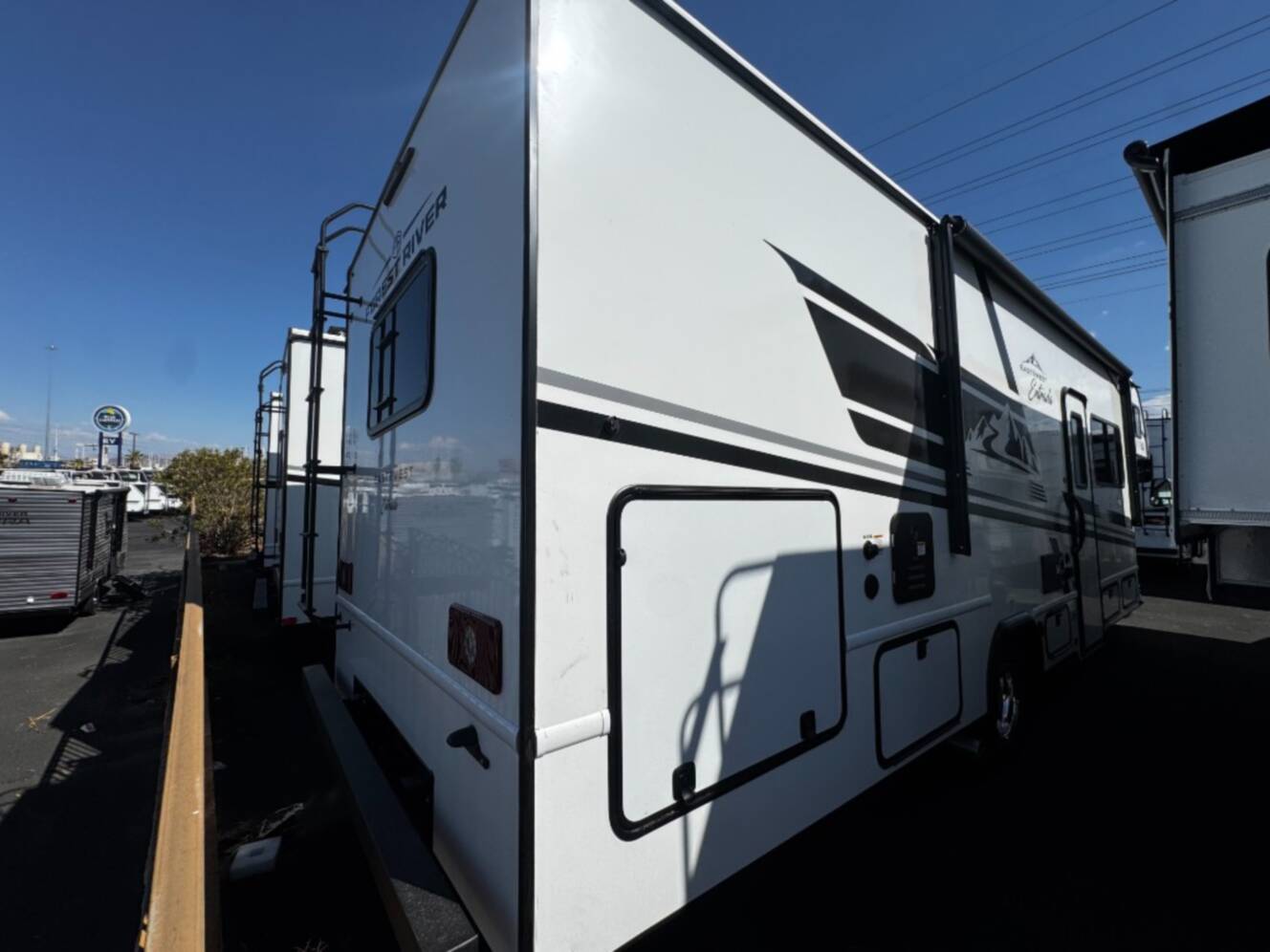 A photo of this 2026 East To West Entrada 3100FB