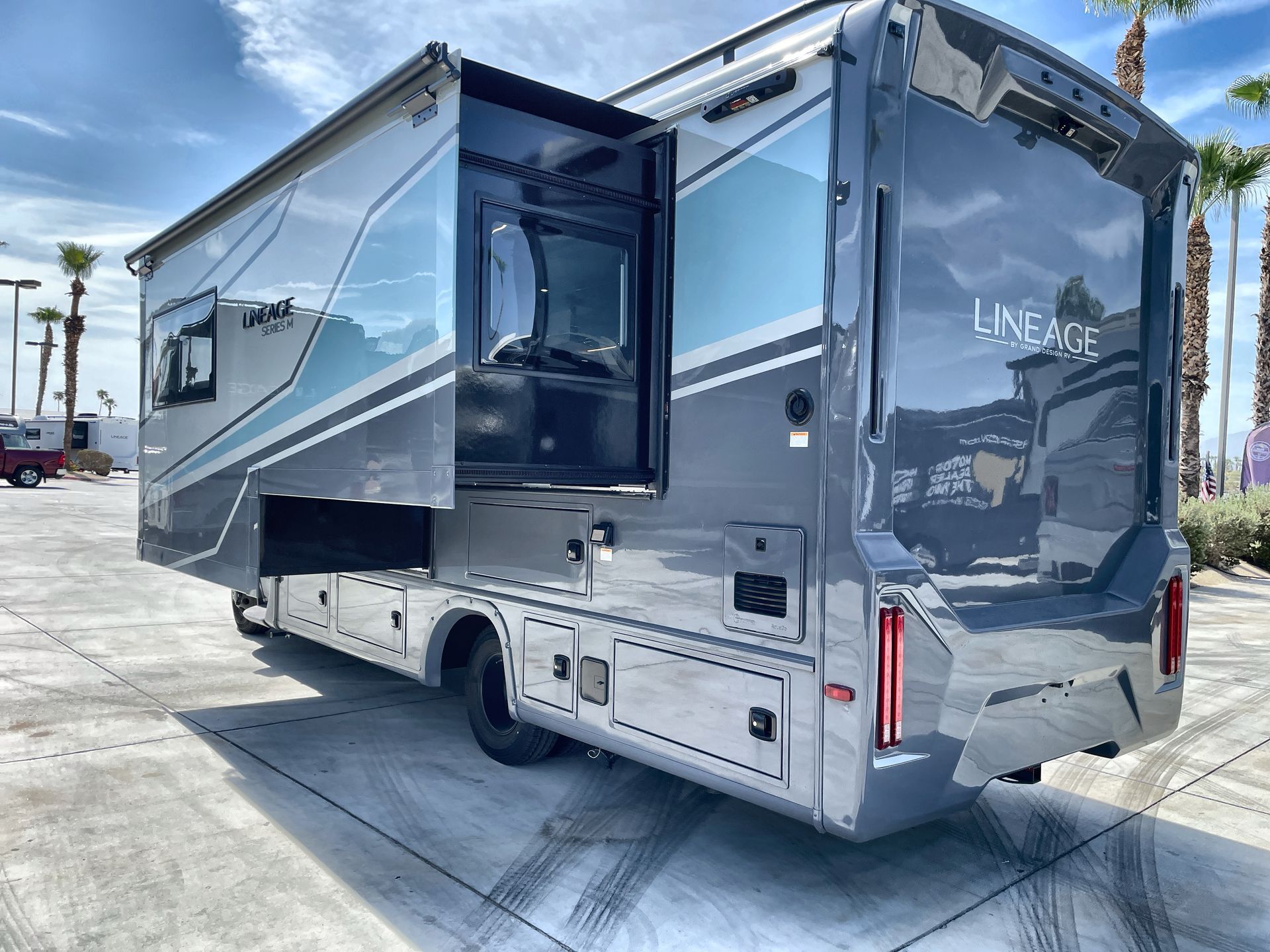 2027 Grand Design Lineage Series M 25FW in palm desert CA