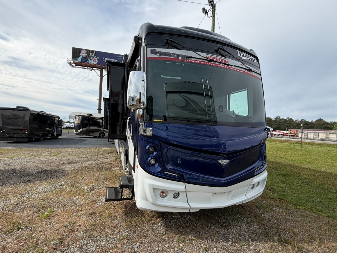 2026 Fleetwood Discovery 38N RV