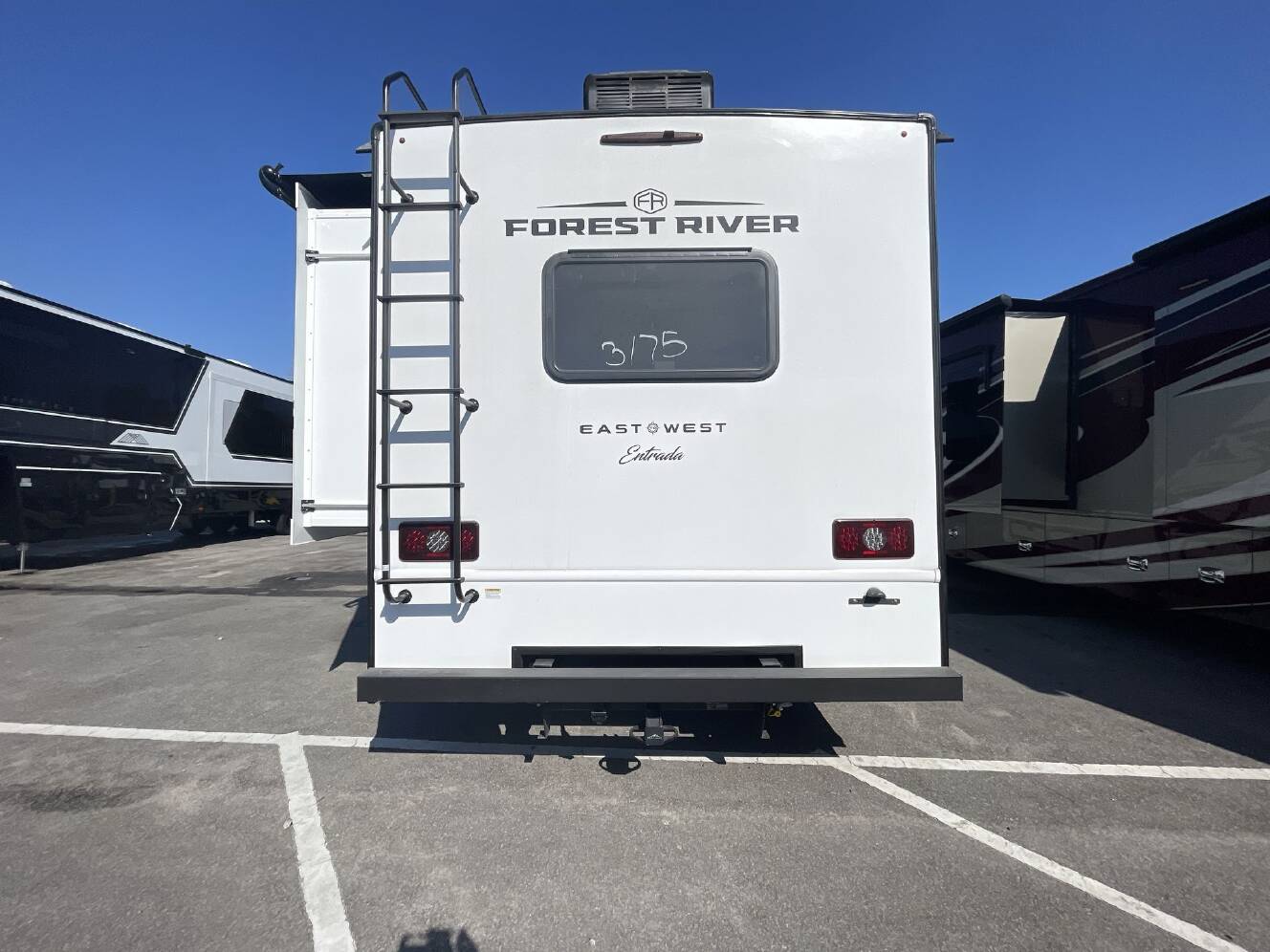 A photo of this 2026 East To West Entrada 3100FB