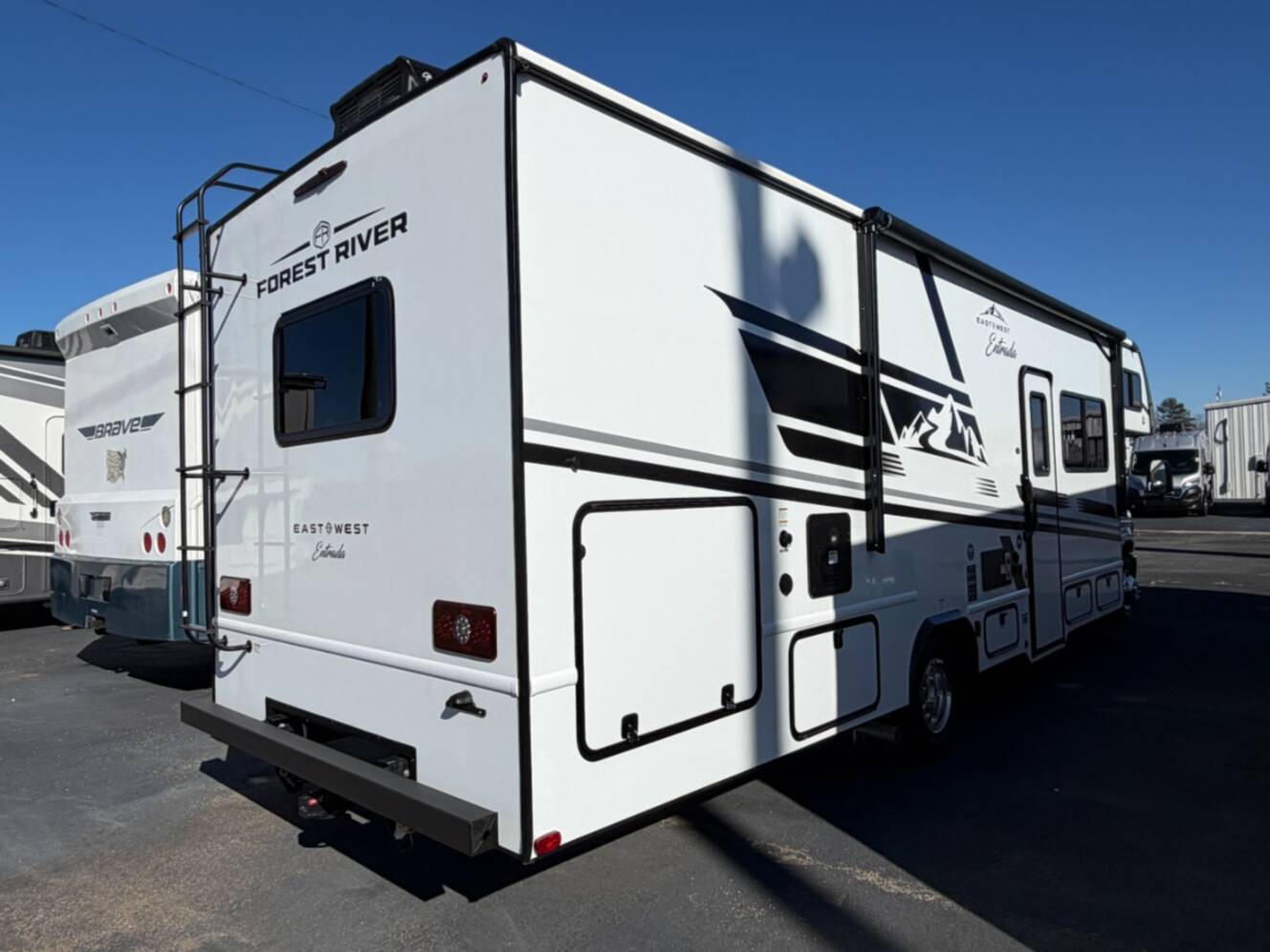 A photo of this 2026 East To West Entrada 3100FB