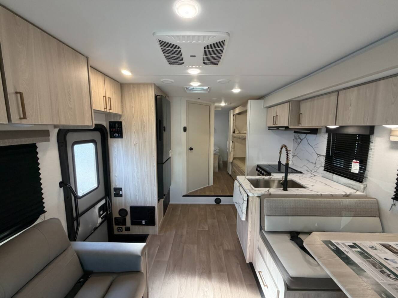 A photo of this 2026 East To West Entrada 3100FB