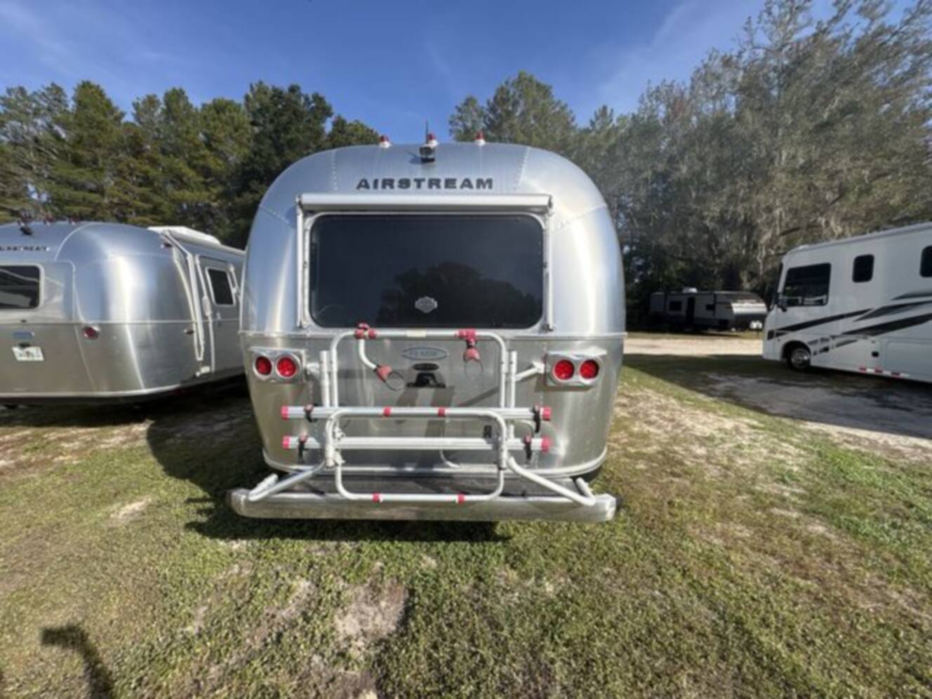 A photo of this 2018 Airstream Classic 33FBQ