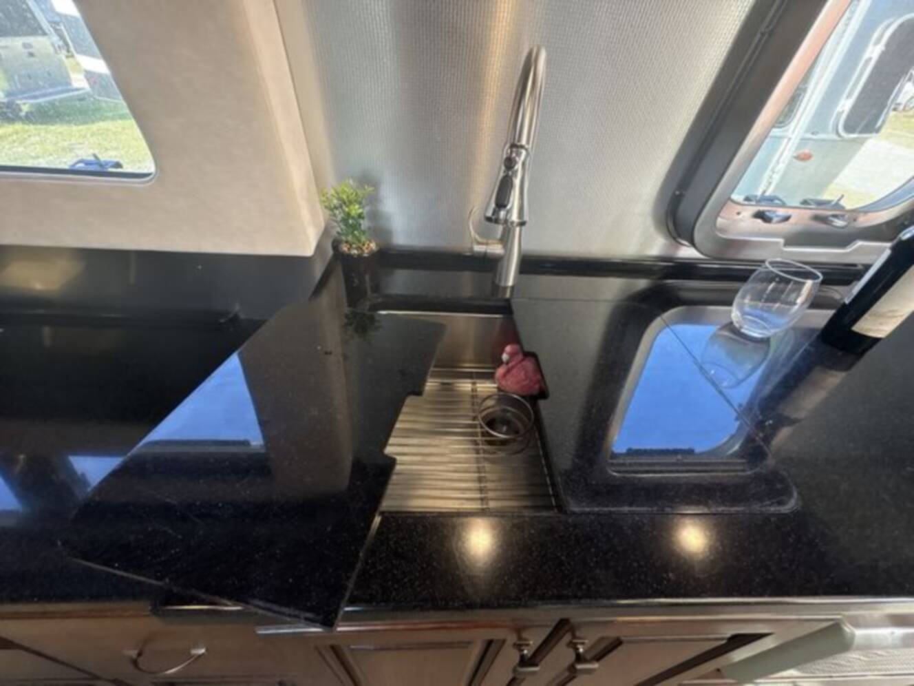 A photo of this 2018 Airstream Classic 33FBQ