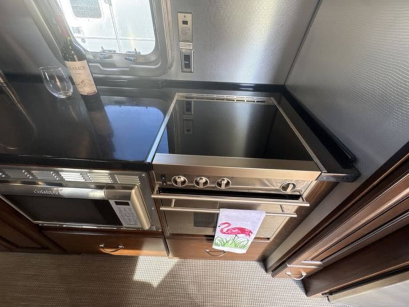 A photo of this 2018 Airstream Classic 33FBQ